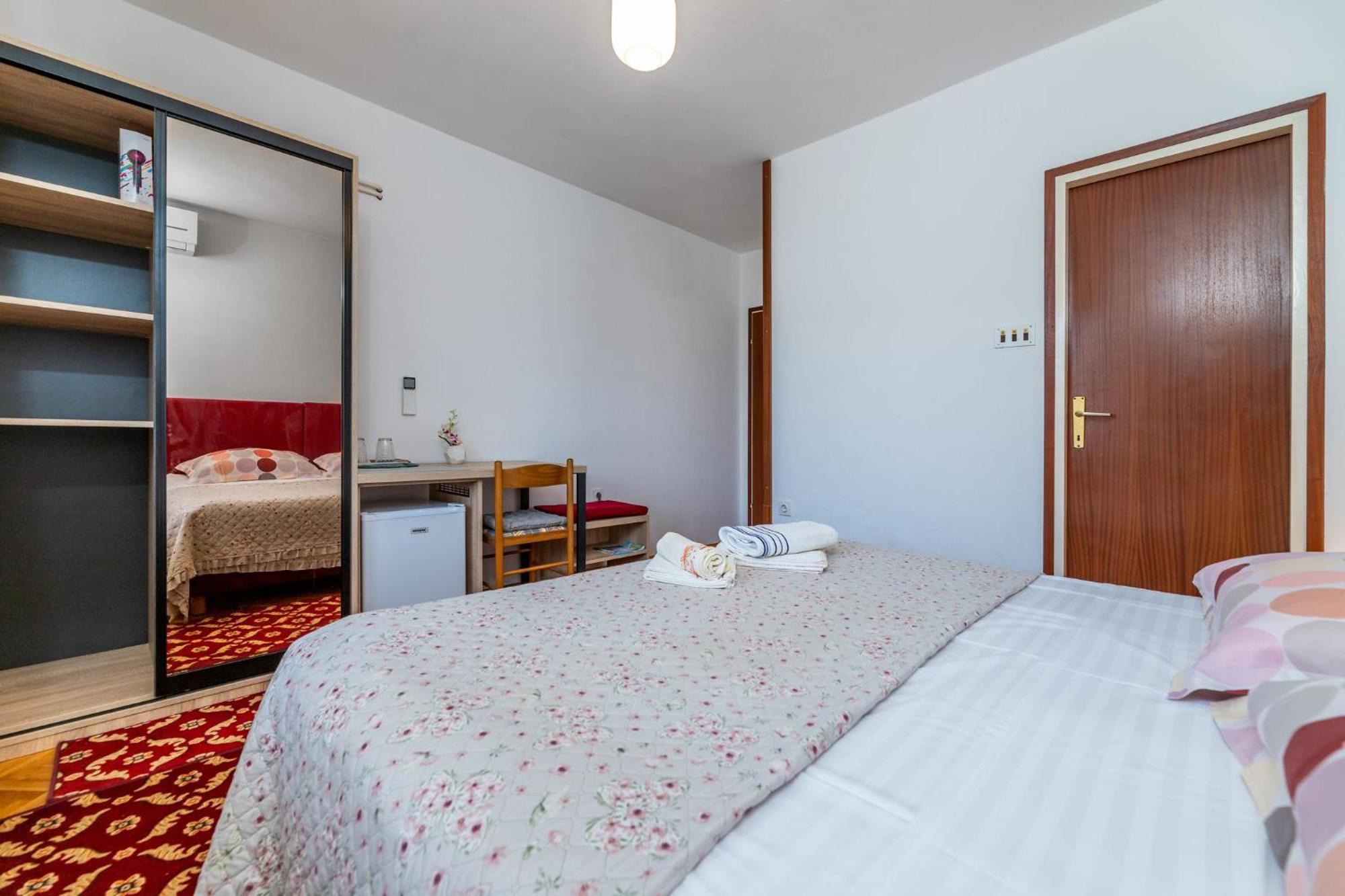 Rooms Sale Marija Baška Exterior foto