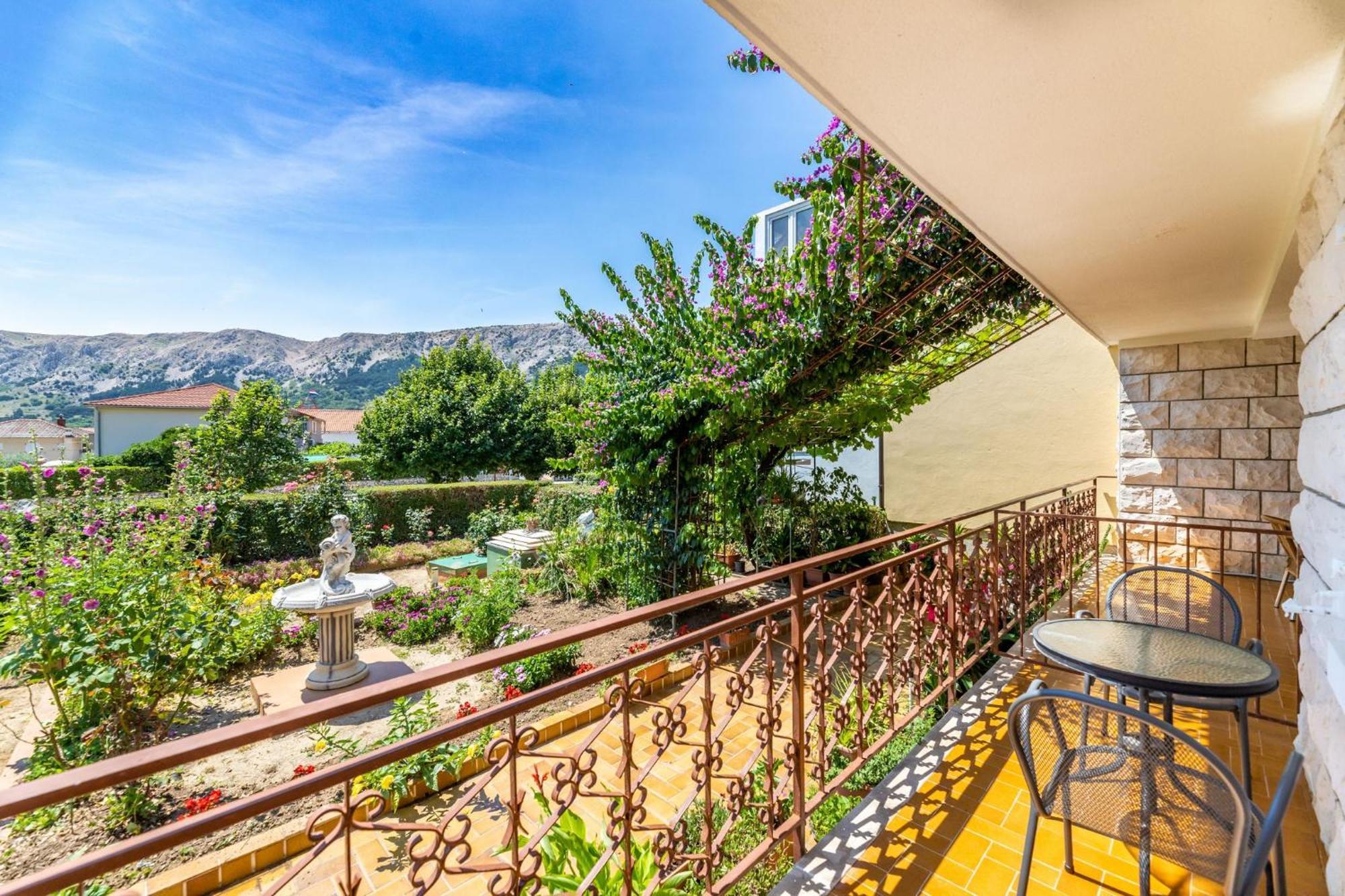 Rooms Sale Marija Baška Exterior foto